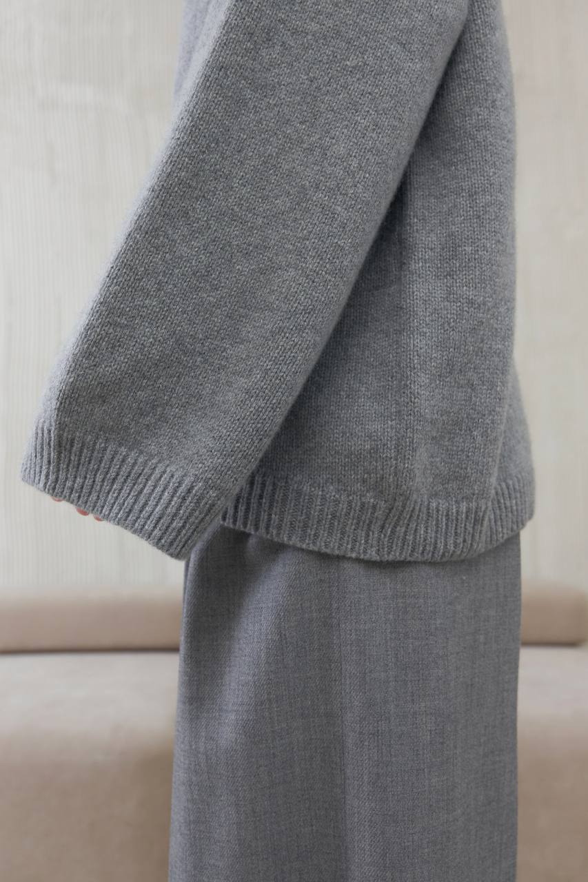 Ivory high neck sweater in merino wool and cashmere