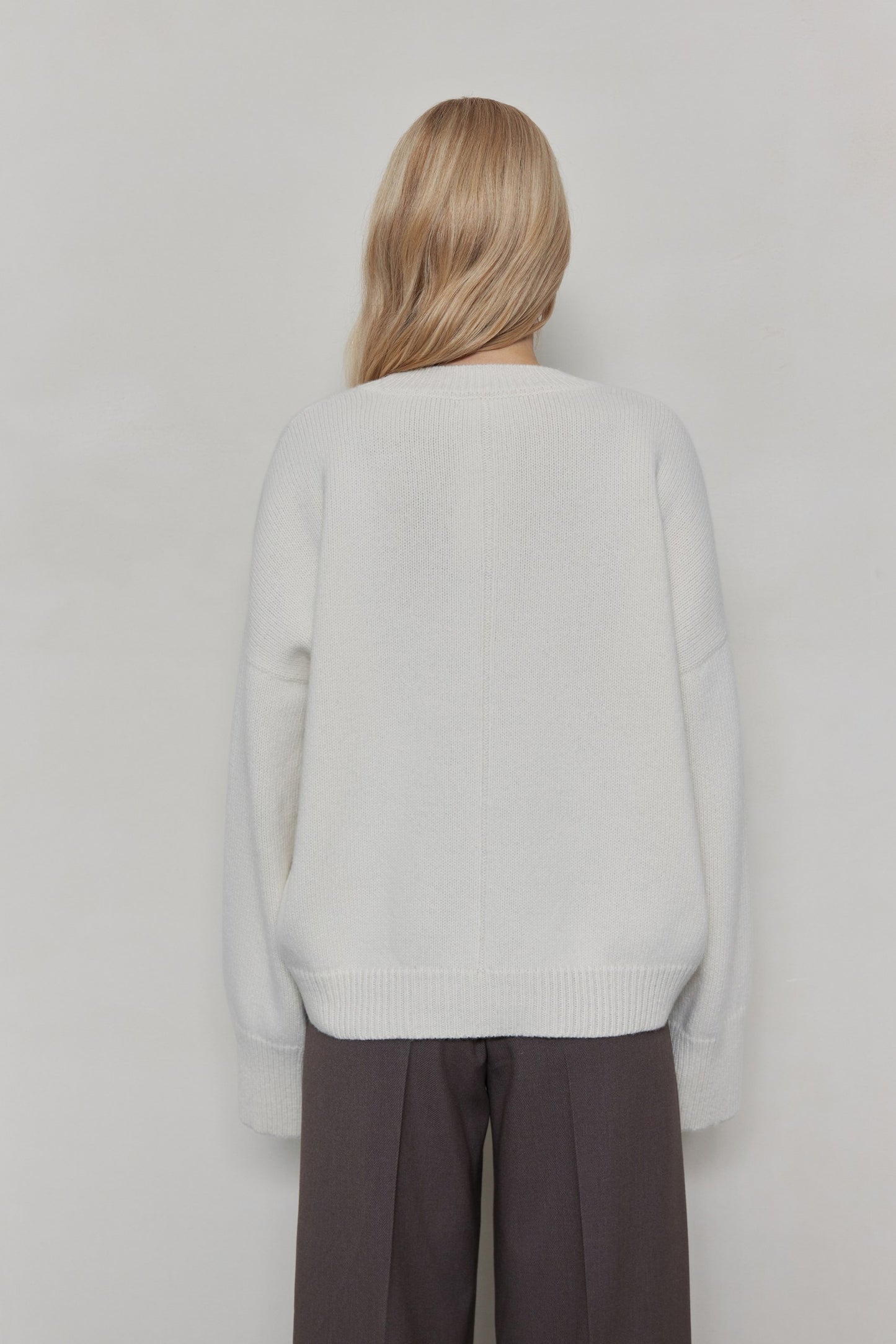 Oversized crew neck sweater in merino wool and cashmere