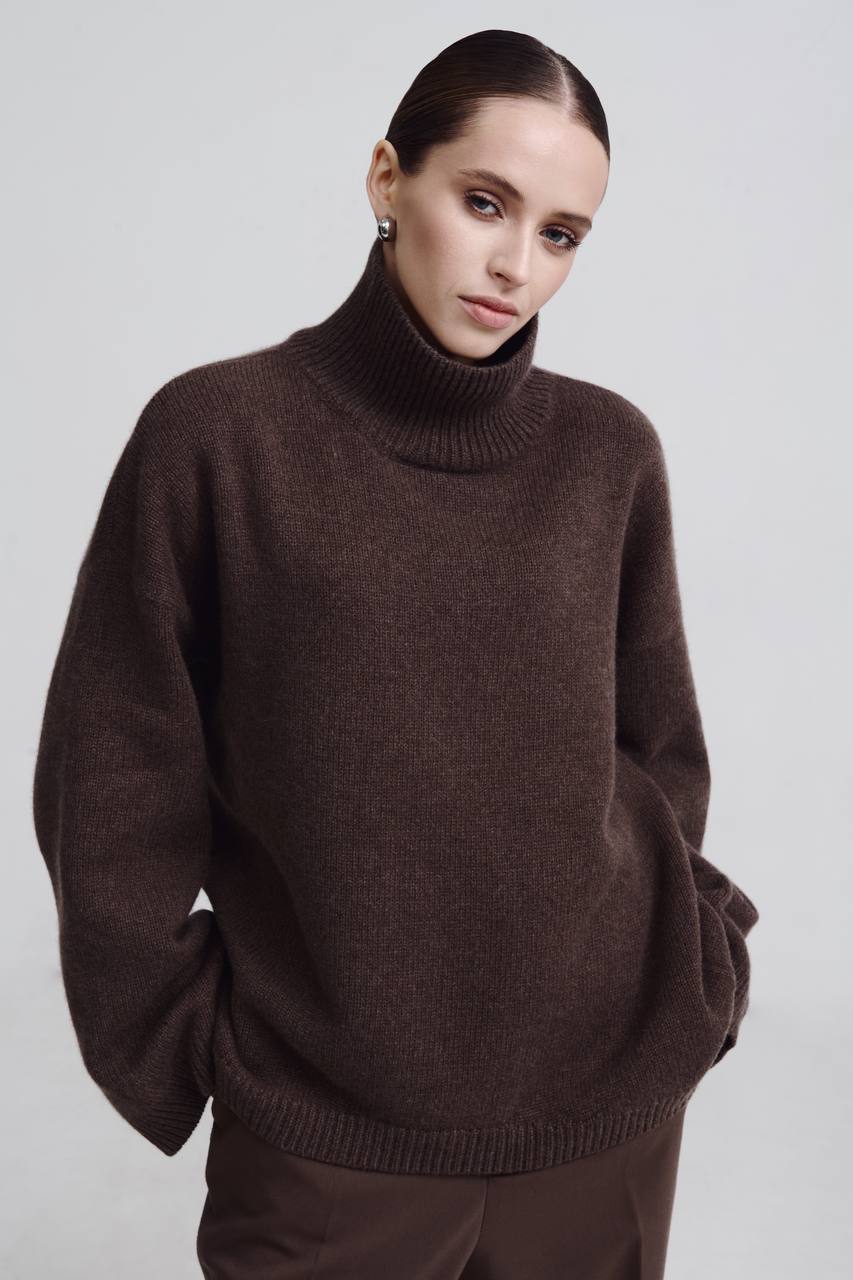 Ivory high neck sweater in merino wool and cashmere