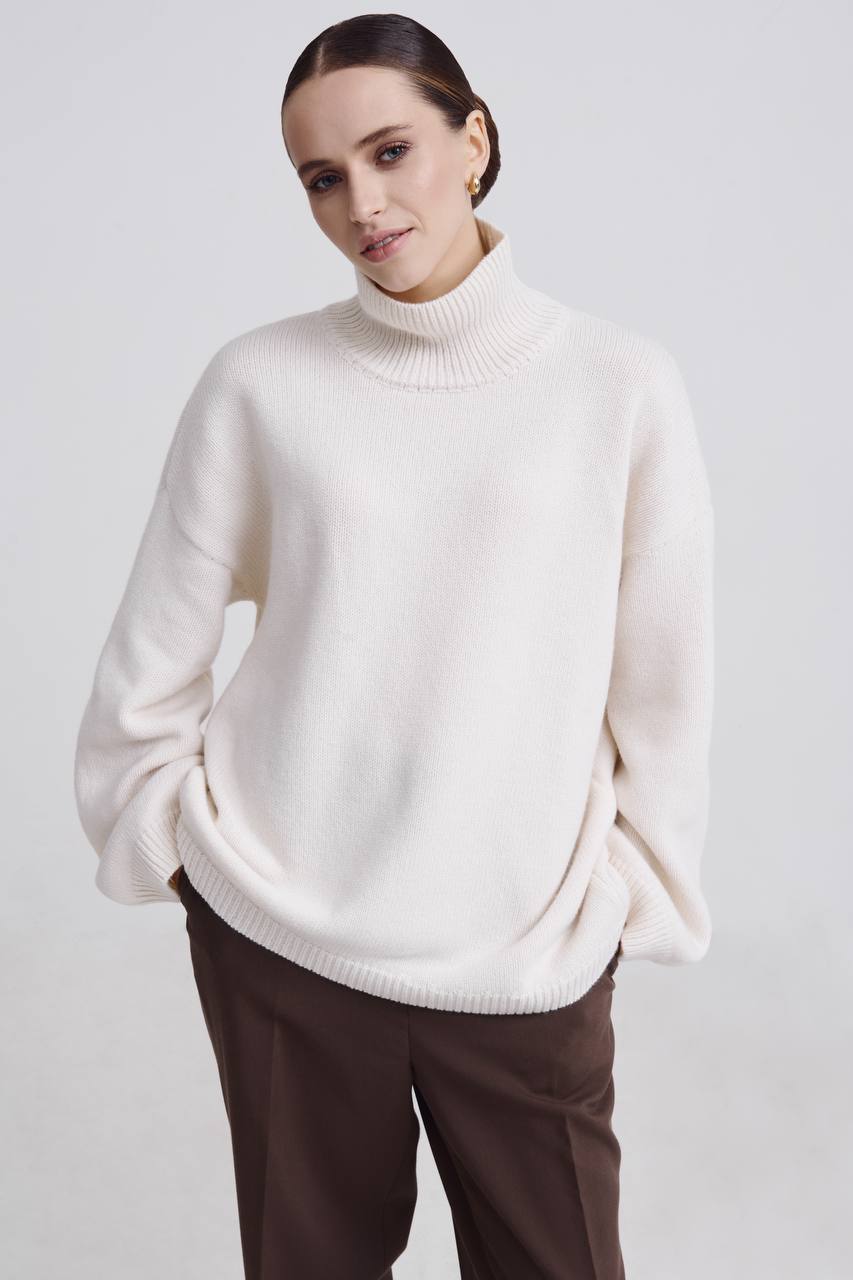 Ivory high neck sweater in merino wool and cashmere