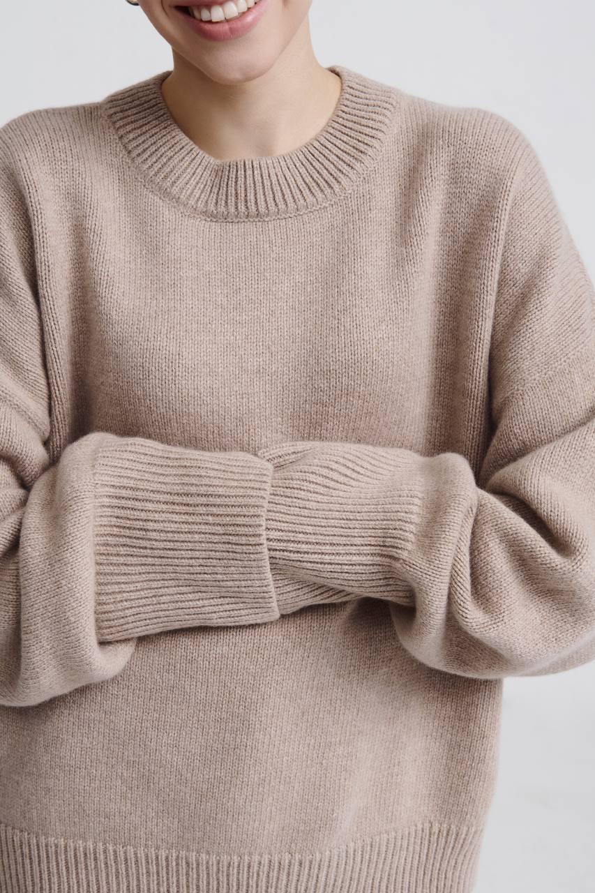 Oversized crew neck sweater in merino wool and cashmere