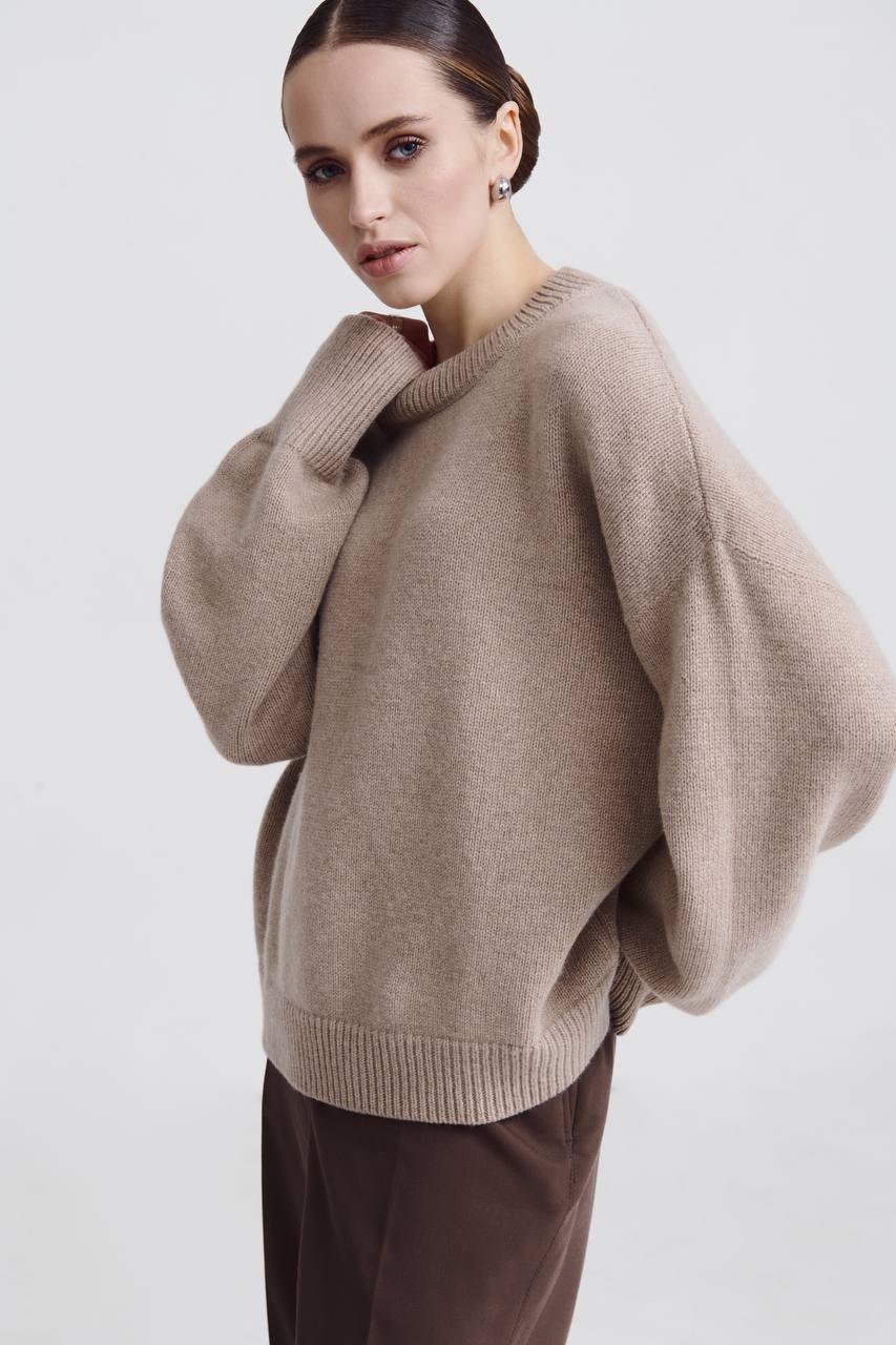 Oversized crew neck sweater in merino wool and cashmere