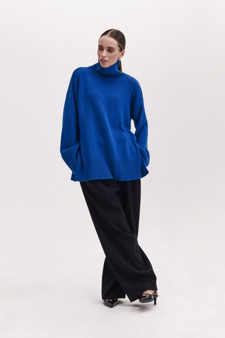 Blue voluminous basic merino wool sweater