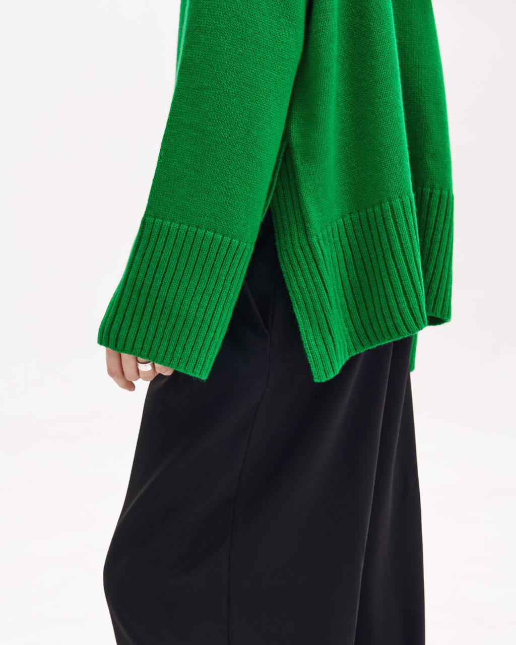 Green voluminous basic merino wool sweater