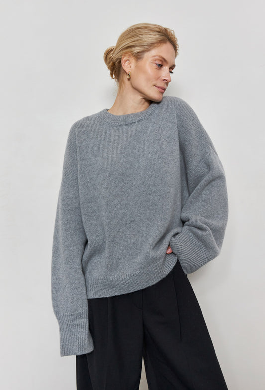 Oversized crew neck sweater in merino wool and cashmere