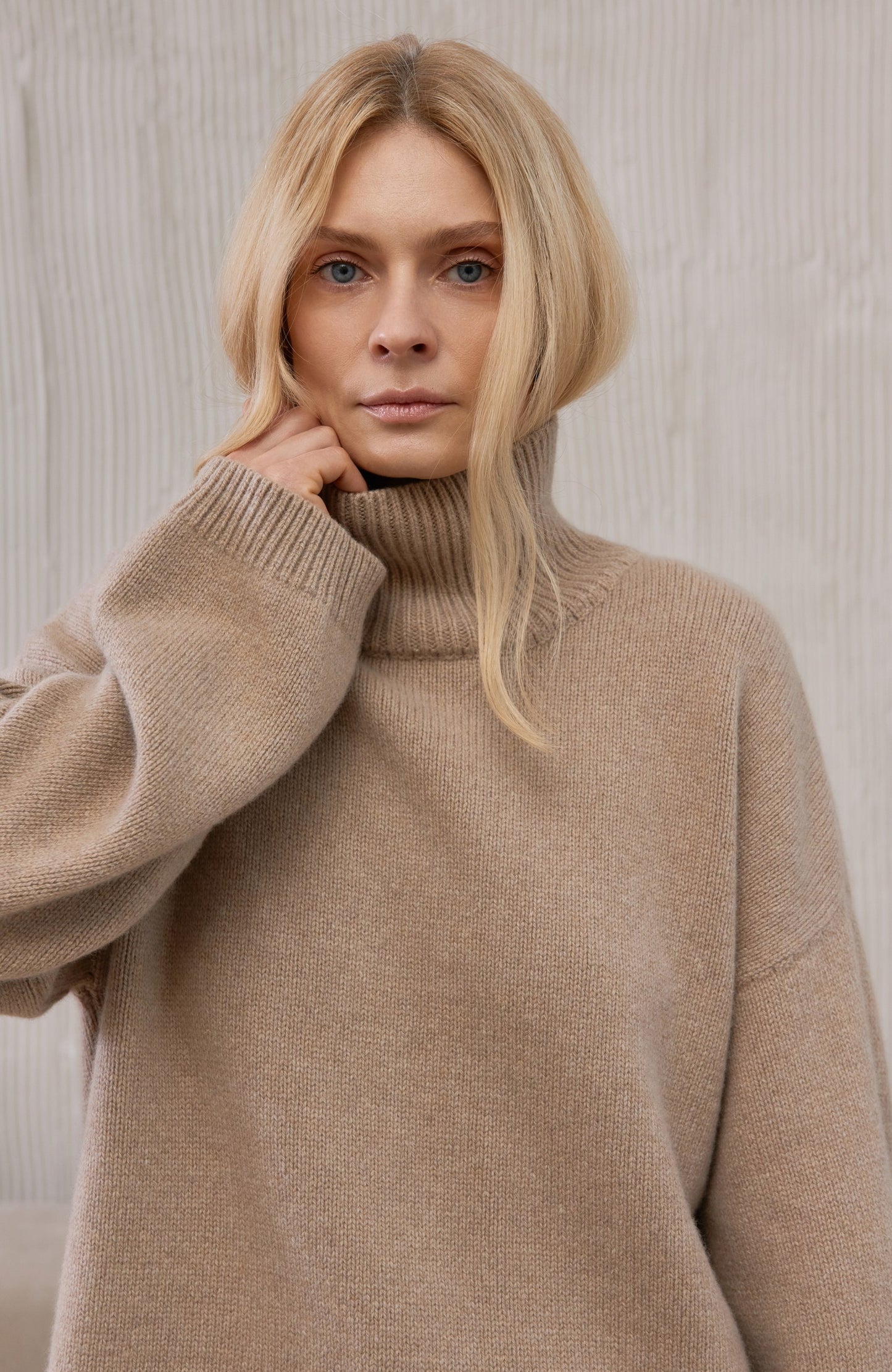 High neck sweater in merino wool and cashmere