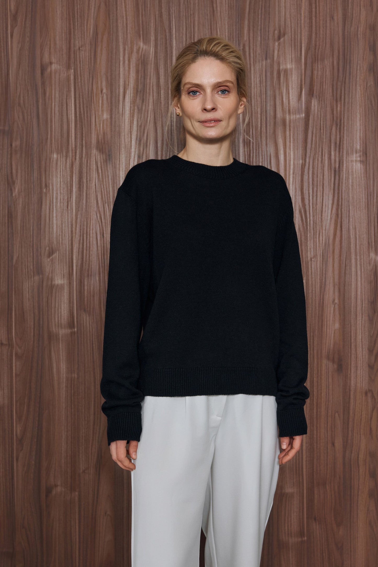 Jumper with a round neck