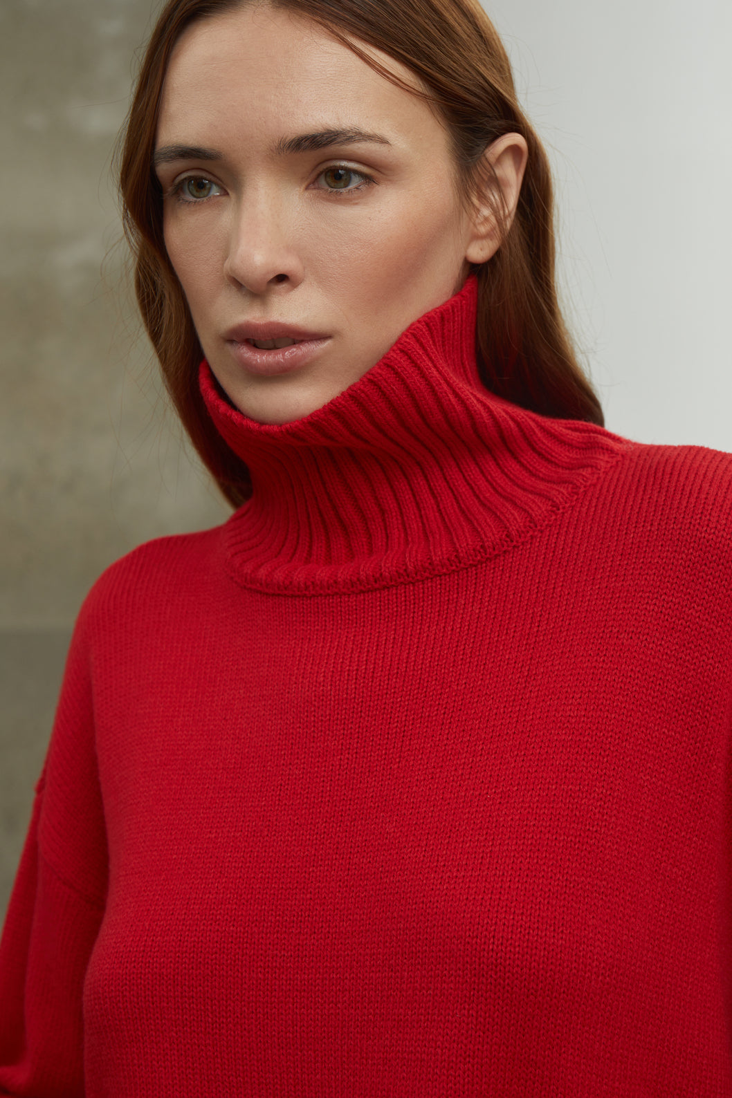 Voluminous basic merino wool sweater