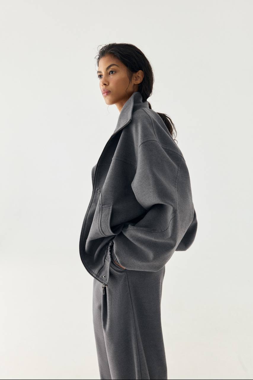 Об’ємний бомбер з вовни