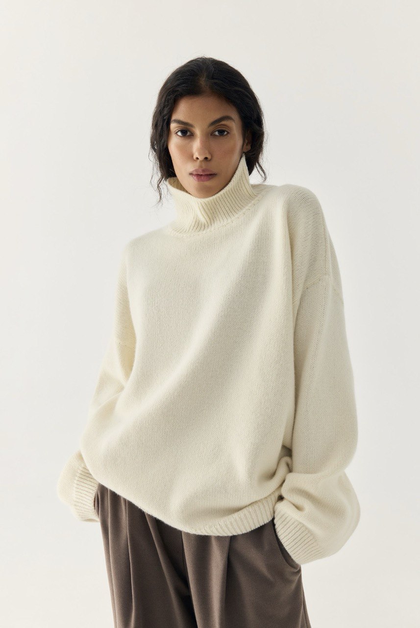 Ivory high neck sweater in merino wool and cashmere